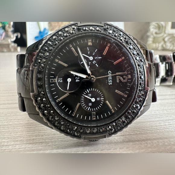 Guess rhinestone water resistant steel wrist watch *has not been tested* - Picture 8 of 16